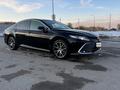 Toyota Camry 2023 года за 16 500 000 тг. в Костанай – фото 5