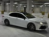 Toyota Camry 2022 года за 16 250 000 тг. в Шымкент