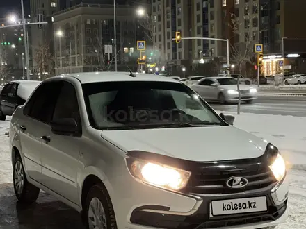 ВАЗ (Lada) Granta 2190 2019 года за 3 500 000 тг. в Астана