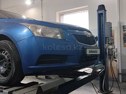 Chevrolet Cruze 2009 года за 2 200 000 тг. в Астана – фото 3