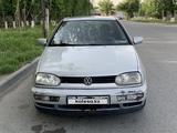 Volkswagen Golf 1996 годаfor2 200 000 тг. в Шымкент