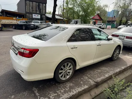 Toyota Camry 2014 года за 11 000 000 тг. в Усть-Каменогорск – фото 2