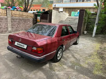 Mercedes-Benz E 230 1992 года за 920 000 тг. в Темиртау – фото 3