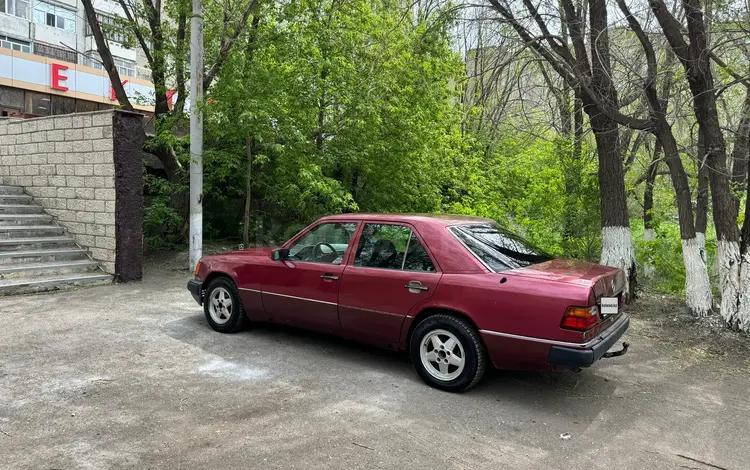 Mercedes-Benz E 230 1992 года за 920 000 тг. в Темиртау