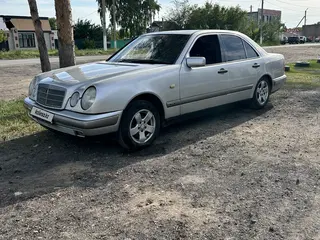 Mercedes-Benz E 230