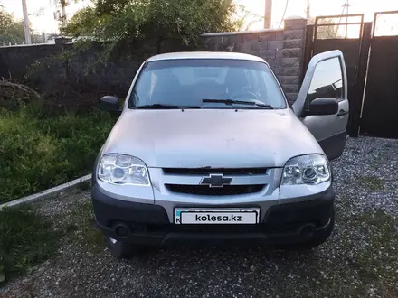Chevrolet Niva 2014 года за 2 700 000 тг. в Алматы – фото 2