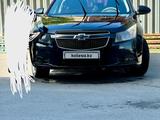 Chevrolet Cruze 2010 года за 2 200 000 тг. в Атырау – фото 2