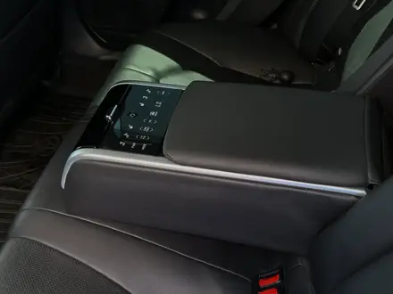 Toyota Camry 2020 года за 15 200 000 тг. в Актобе – фото 8