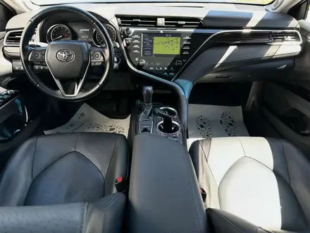 Toyota Camry 2020 года за 15 200 000 тг. в Актобе – фото 5