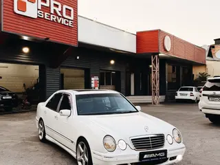 Mercedes-Benz E 55 AMG