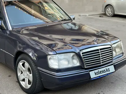 Mercedes-Benz E 200 1995 года за 1 750 000 тг. в Алматы – фото 4