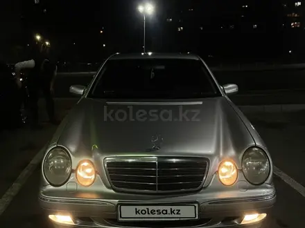 Mercedes-Benz E 240 1999 года за 4 450 000 тг. в Алматы