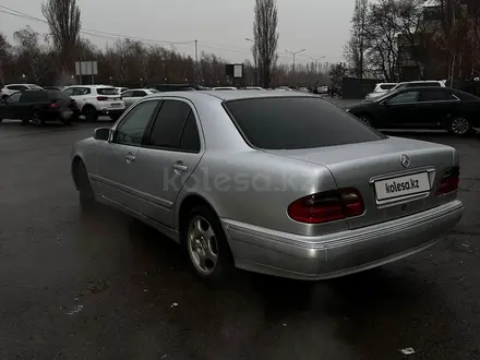 Mercedes-Benz E 240 1999 года за 4 450 000 тг. в Алматы – фото 5