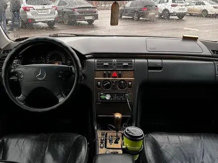 Mercedes-Benz E 240 1999 года за 4 450 000 тг. в Алматы – фото 6