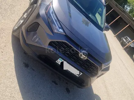 Toyota RAV4 2022 года за 14 000 000 тг. в Актобе – фото 3