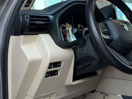 Toyota Land Cruiser 2022 года за 43 500 000 тг. в Астана – фото 20