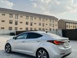 Hyundai Elantra 2014 годаfor4 300 000 тг. в Атырау – фото 2