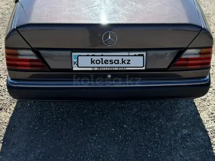 Mercedes-Benz E 230 1992 года за 2 200 000 тг. в Арысь – фото 18