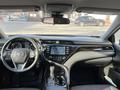 Toyota Camry 2018 года за 9 800 000 тг. в Кызылорда – фото 14