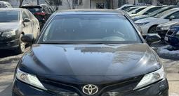 Toyota Camry 2018 года за 13 500 000 тг. в Алматы