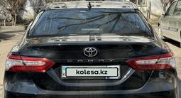 Toyota Camry 2018 года за 13 500 000 тг. в Алматы – фото 3