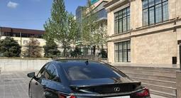 Lexus ES 350 2021 года за 27 000 000 тг. в Алматы – фото 3