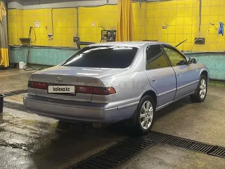 Toyota Camry 1997 года за 3 300 000 тг. в Алматы – фото 3