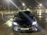 Toyota Camry 2020 года за 9 500 000 тг. в Актобе