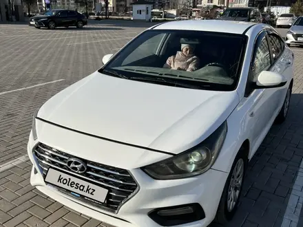 Hyundai Accent 2018 года за 6 500 000 тг. в Алматы – фото 2