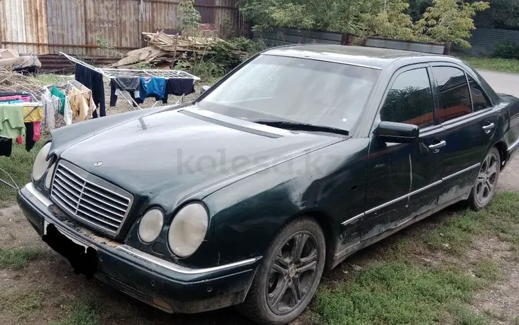 Mercedes-Benz E 320 1997 года за 1 800 000 тг. в Астана