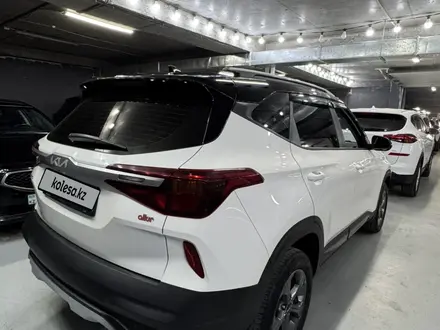Kia Seltos 2022 года за 10 200 000 тг. в Астана – фото 2