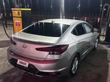 Hyundai Elantra 2019 годаүшін4 800 000 тг. в Жанаозен – фото 2