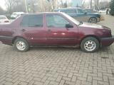 Volkswagen Vento 1994 года за 600 000 тг. в Уральск – фото 4