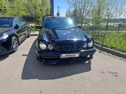 Mercedes-Benz E 230 1996 года за 1 850 000 тг. в Астана – фото 4