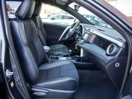 Toyota RAV4 2016 года за 9 400 000 тг. в Алматы – фото 15
