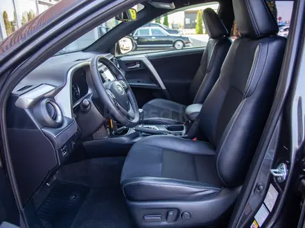 Toyota RAV4 2016 года за 9 400 000 тг. в Алматы – фото 10