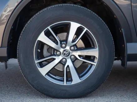 Toyota RAV4 2016 года за 9 400 000 тг. в Алматы – фото 22