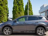 Toyota RAV4 2016 года за 9 400 000 тг. в Алматы – фото 4