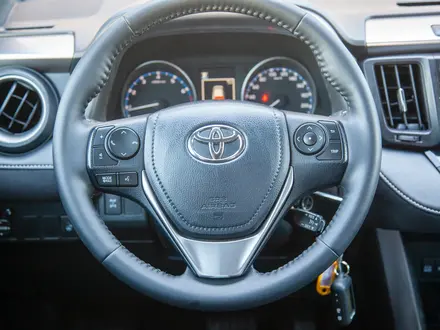 Toyota RAV4 2016 года за 9 400 000 тг. в Алматы – фото 13