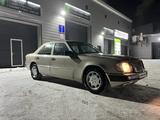 Mercedes-Benz E 230 1991 года за 1 100 000 тг. в Астана – фото 3