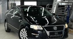 Volkswagen Passat 2010 года за 4 500 000 тг. в Астана – фото 2