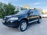 Volkswagen Touareg 2005 годаүшін5 000 000 тг. в Уральск – фото 4