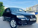 Volkswagen Touareg 2005 годаүшін5 000 000 тг. в Уральск – фото 2
