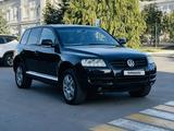 Volkswagen Touareg 2005 годаүшін5 000 000 тг. в Уральск