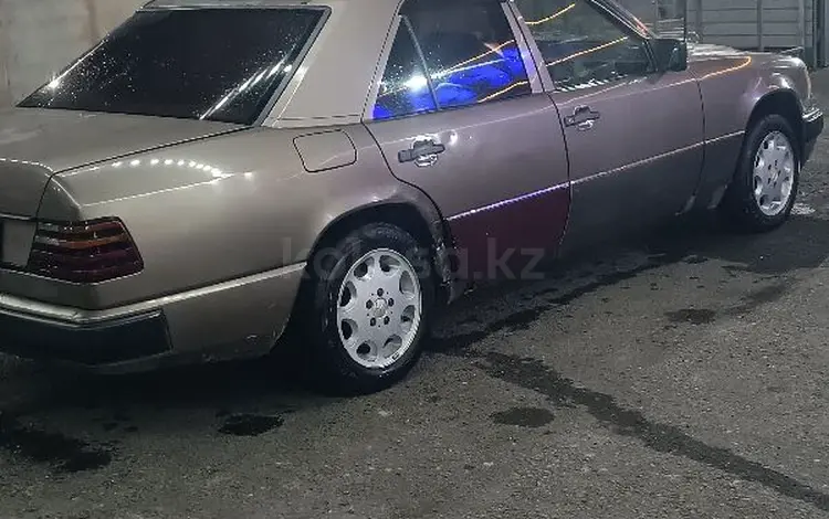 Mercedes-Benz E 200 1989 года за 1 000 000 тг. в Тараз