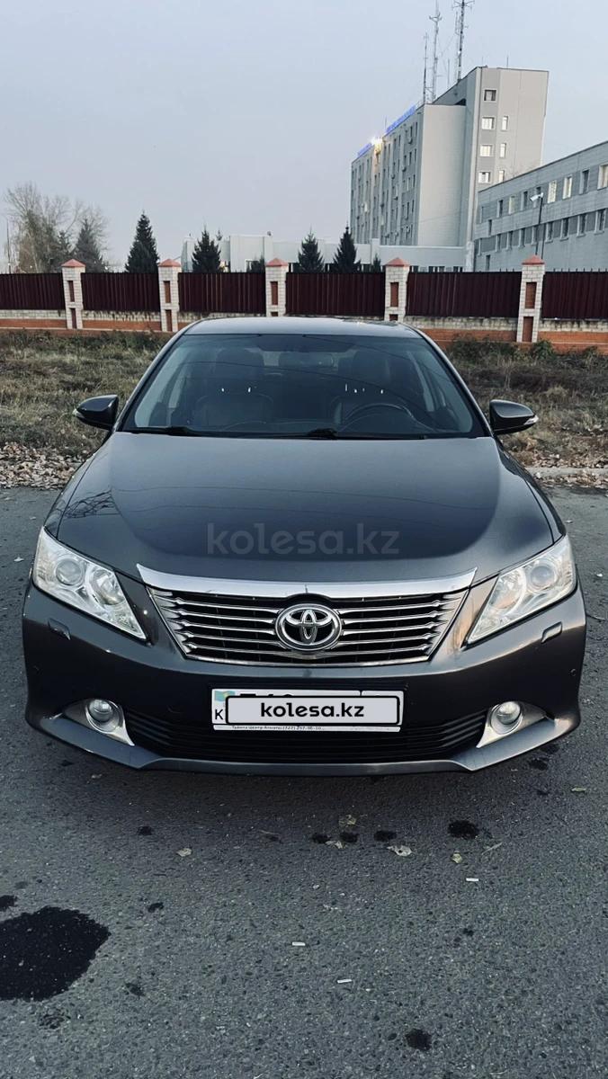 Toyota Camry 2012 г.