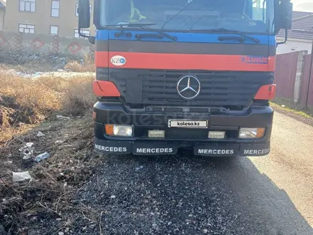 Mercedes-Benz  Actros 2000 года за 15 000 000 тг. в Алматы