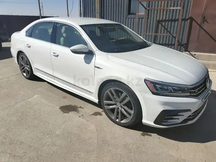 Volkswagen Passat 2017 года за 5 999 999 тг. в Атырау – фото 11