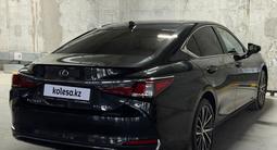 Lexus ES 250 2023 года за 23 500 000 тг. в Шымкент – фото 3