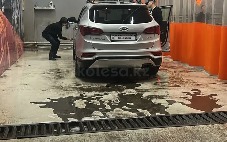 Hyundai Santa Fe 2016 года за 8 500 000 тг. в Астана
